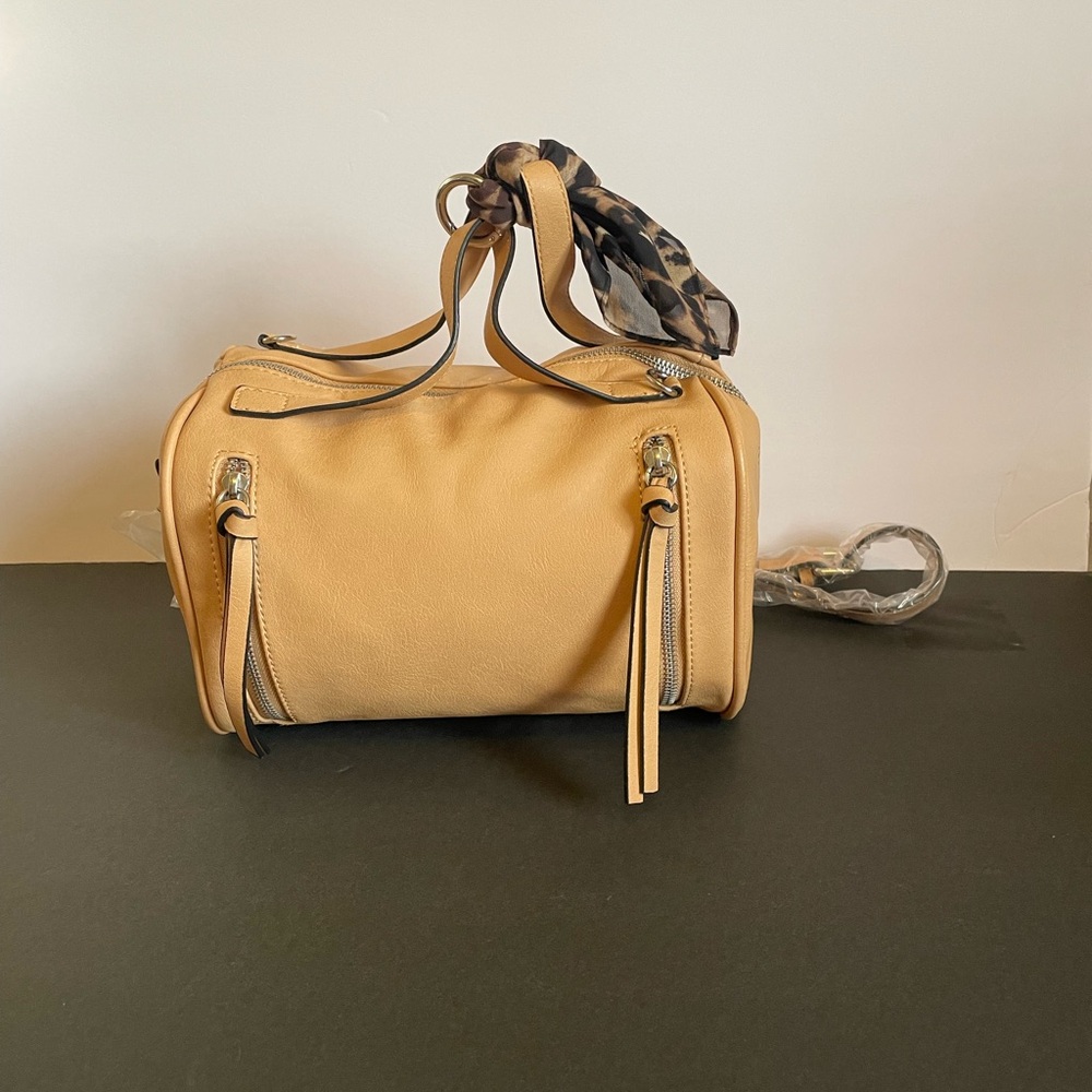 Express women’s crossbody bag